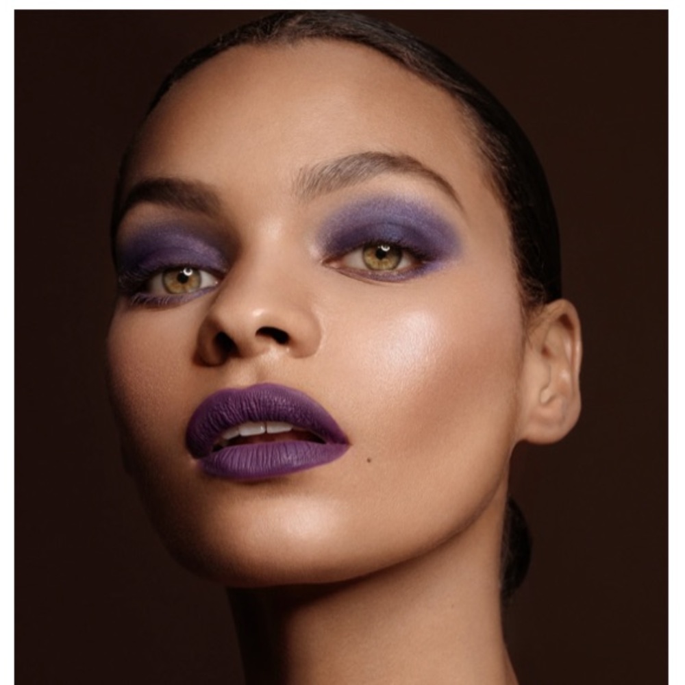 🎉2 X HP🎉 Kylie The Purple Eyeshadow Palette - Picture 14 of 16